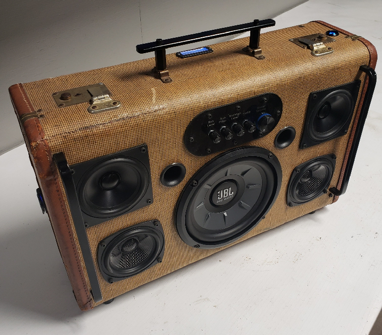 vintage suitcase speaker